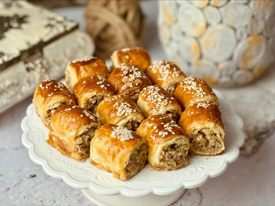 Firuzə qozlu şirniyyat